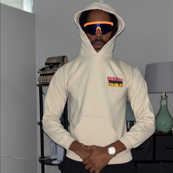 Tan Weezer ‘23 tour sweatshirt (UNISEX) - Picture 3 of 9